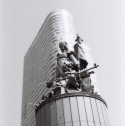 Véritable statue "La Défense"